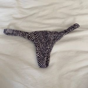 ACACIA SNAKE AXEL BOTTOMS